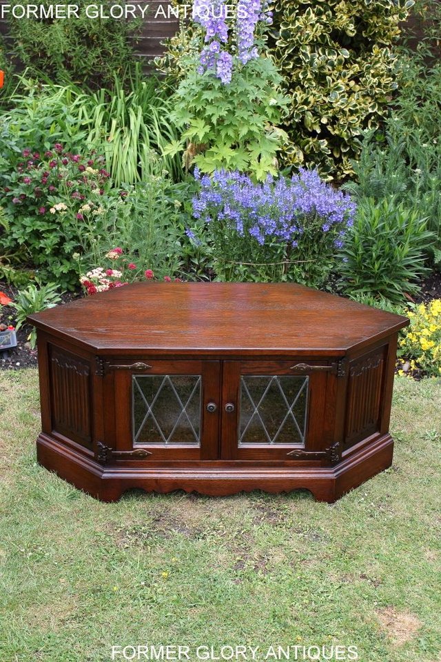 Image 80 of AN OLD CHARM TUDOR BROWN OAK CORNER TV CABINET STAND TABLE