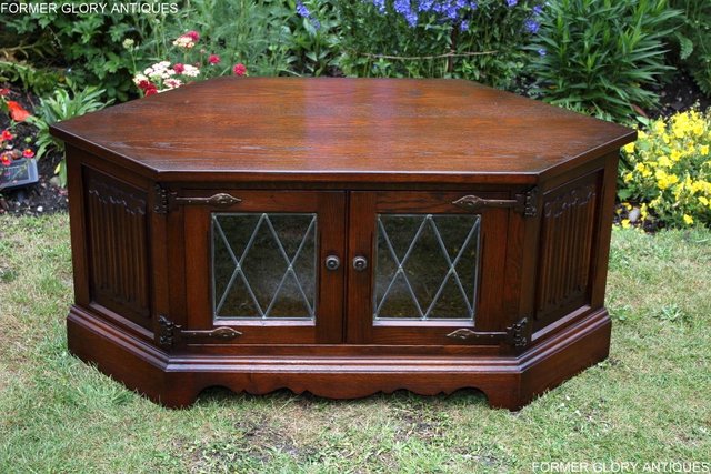 Image 90 of AN OLD CHARM TUDOR BROWN OAK CORNER TV CABINET STAND TABLE