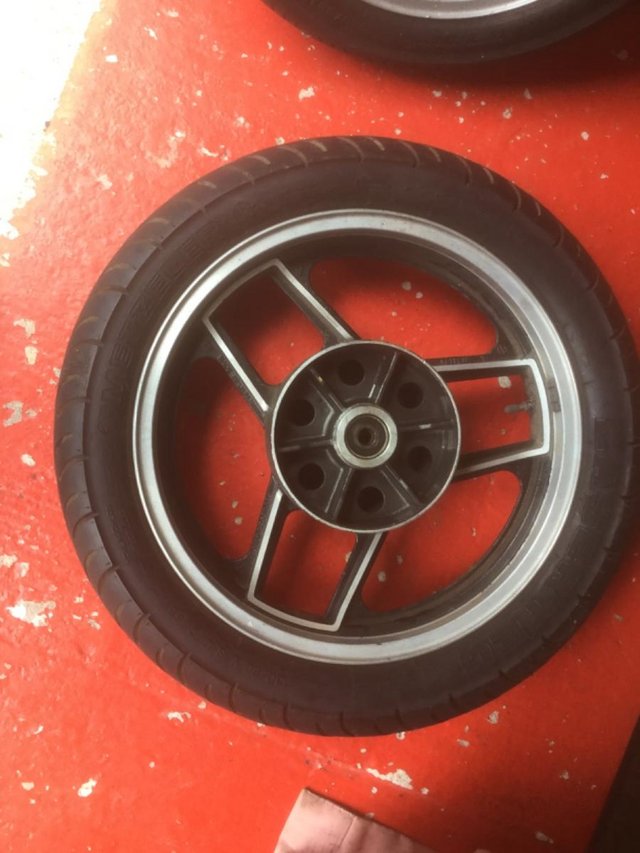 Image 3 of Kawasaki GPZ 900 wheels and S/ Arm