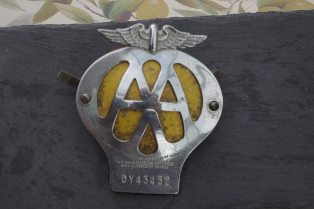Preview of the first image of AA vehicle badge.