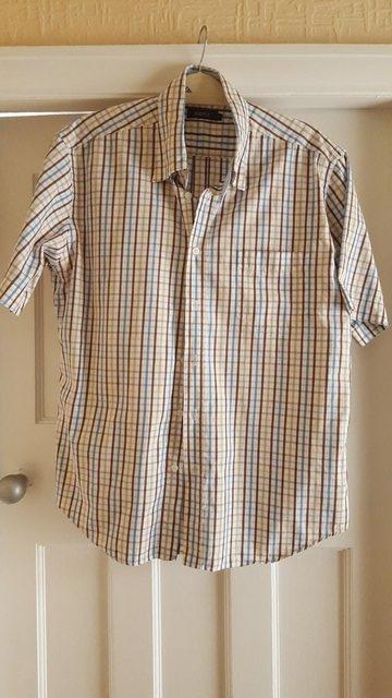 Preview of the first image of Mens summer shirts L-XL.