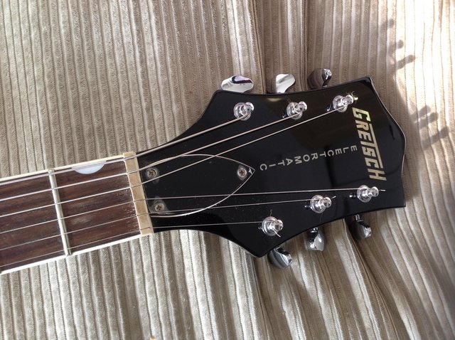 Image 2 of Gretsch G5122: jet black totally mint