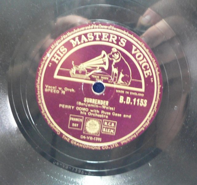 Image 3 of Perry Como - Surrender / Temptation 78 rpm 10" Record