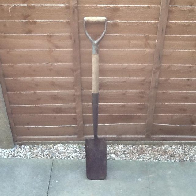 Image 3 of GOOD QUALITY BUILDERS SHOVEL, SPADE AND FORK