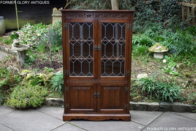 Preview of the first image of OLD CHARM LIGHT OAK BOOKCASE CD DVD STORAGE DISPLAY CABINET.