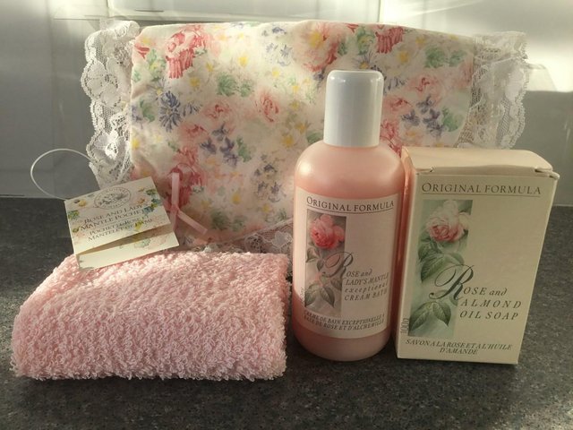 Preview of the first image of Makeup bag and toiletries (Brand new).