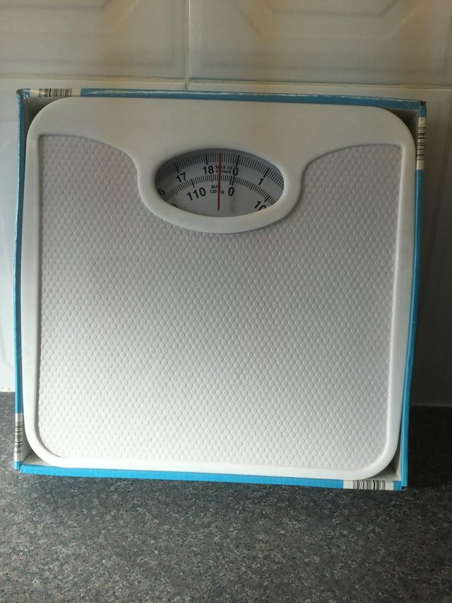 Preview of the first image of White Bathroom Scales (Brand new).