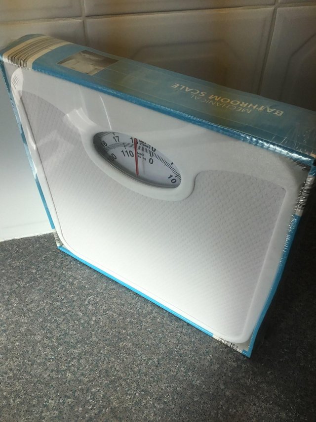 Image 2 of White Bathroom Scales (Brand new)