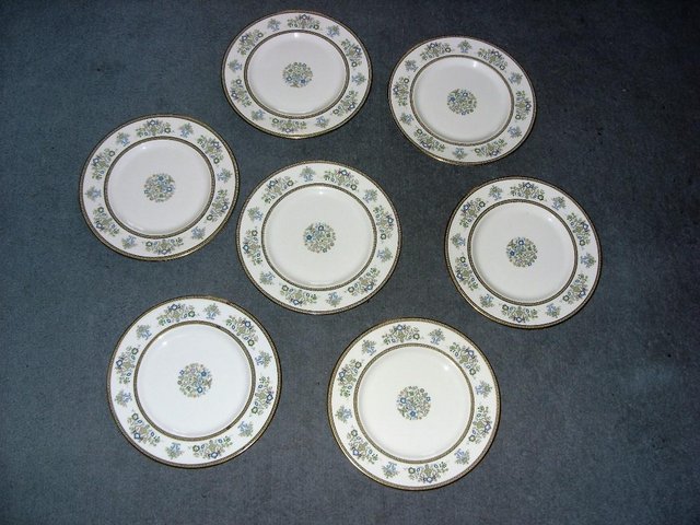 Preview of the first image of Minton “Henley” dinner Platesx7.