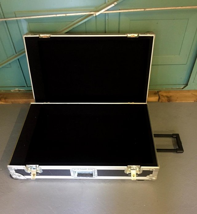 Preview of the first image of Wheeled instrument/equipment case.