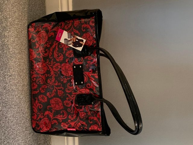 Preview of the first image of Lulu Australia Shoulder Bag.