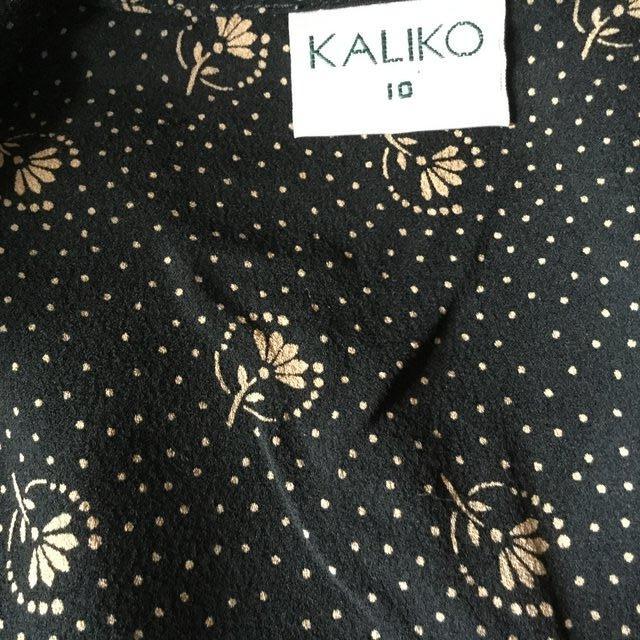 Image 5 of KALIKO XS Pure Silk Crepe Sleeveless Black & Gold Shirt