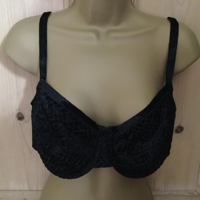 Preview of the first image of Marks & Spencer Black Devoré Underwired 40D Bra.