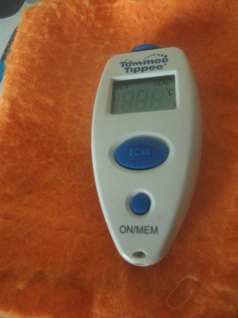 Preview of the first image of TOMMEE TIPPEE THERMOMETER.