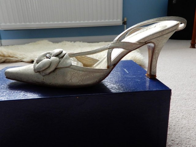 Preview of the first image of Wedding shoes.