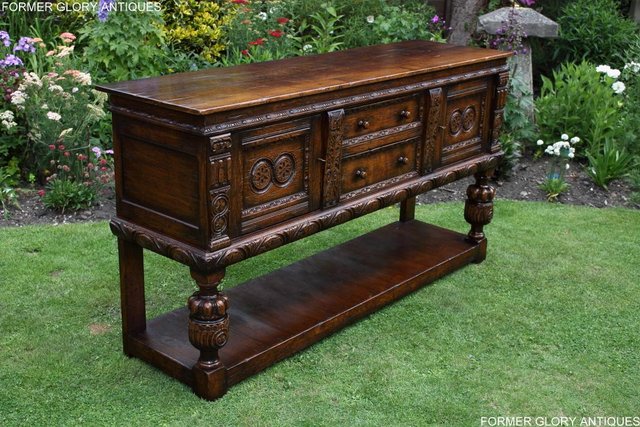 Image 28 of A TITCHMARSH AND GOODWIN CARVED OAK DRESSER BASE SIDEBOARD