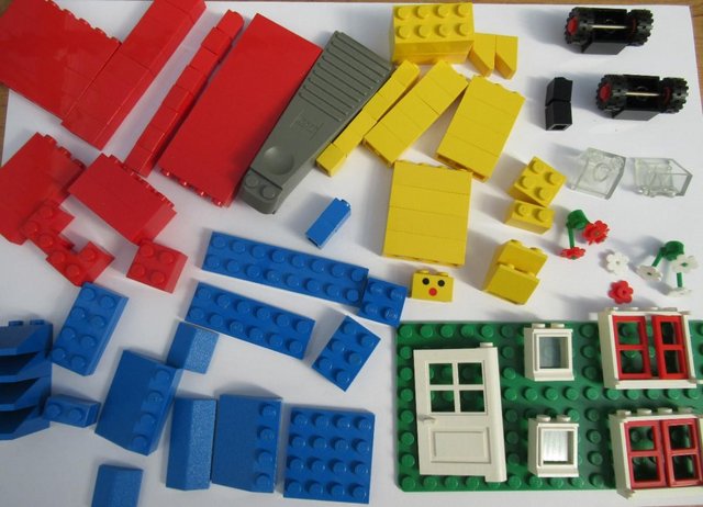 Image 2 of Lego 515 Basic Building Set - Vintage