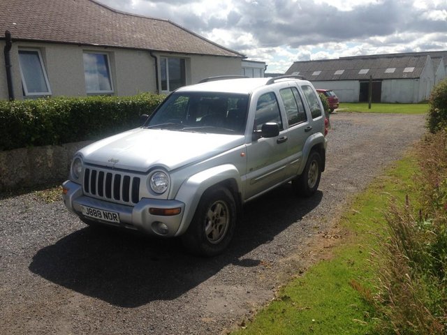 Preview of the first image of Jeep Cherokee, 2002 (52) Silver Estate, Manual Diesel, 121,0.