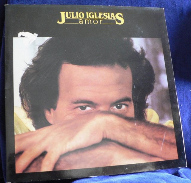 Preview of the first image of Julio Iglesias - Amor - Gatefold album with lyrics 1982.