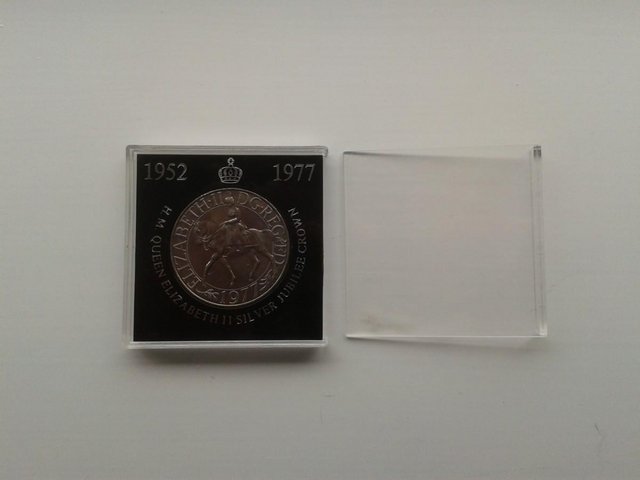 Preview of the first image of 1977 Great Britain 25 New Pence Coin KM# 920 (aFDC).