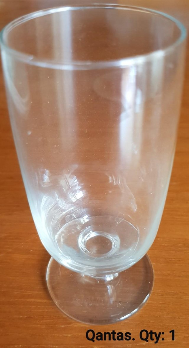 Preview of the first image of Qantas Airways Wine Glass x1.