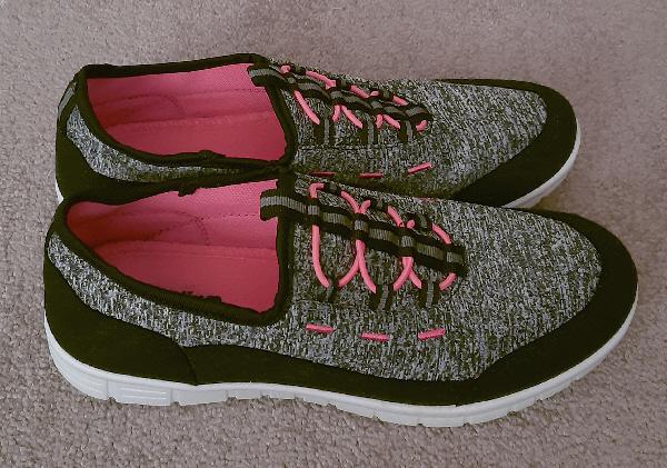 Image 3 of Ladies Black/Pink Slip On Trainers By Podium - Size 7   BX29