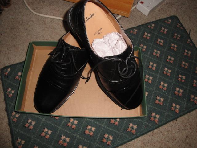 Image 2 of Clarks Thorngate Black Leather Lace-up Shoes.(C297)