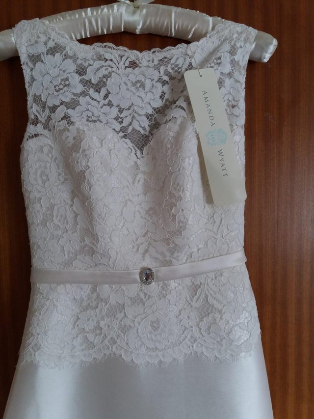 Image 2 of New (with label) Amanda Wyatt Anoushka Wedding Dress Size 10