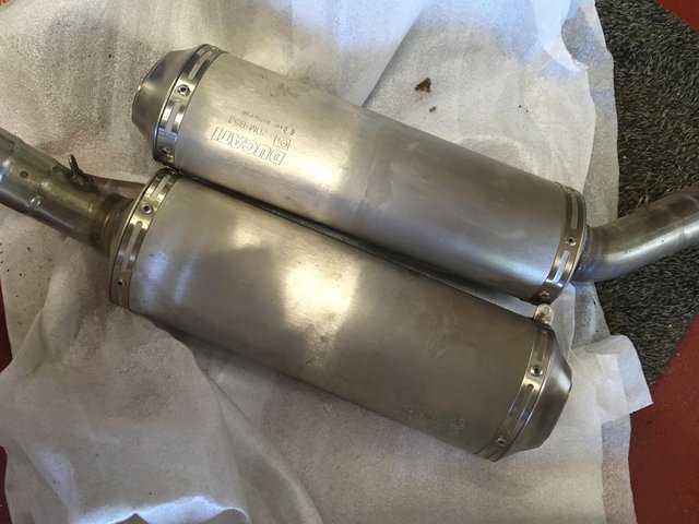 Preview of the first image of Ducati 1098 cans.