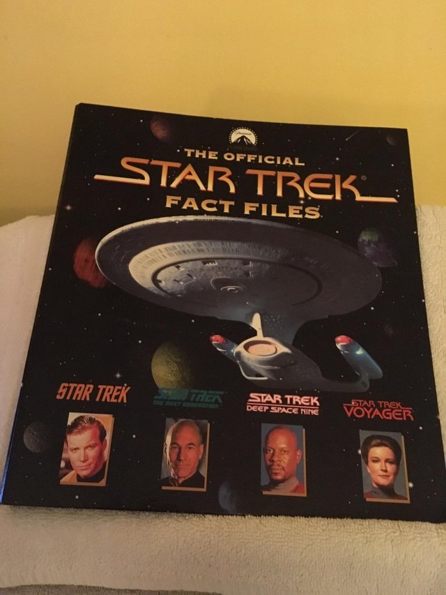 Preview of the first image of Star Trek Fact File Folder.