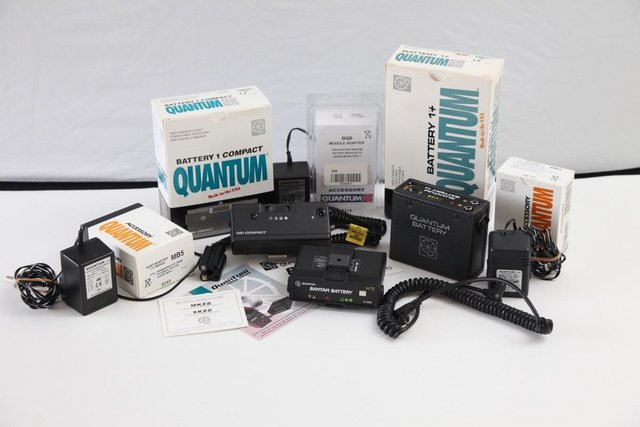 Image 2 of Canon Speedlite & Quantum Batteries.