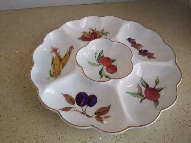 Preview of the first image of Evesham Gold Royal Worcester Hors d'oeuvre tray. PERFECT!.
