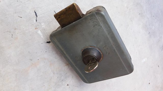 Image 2 of Viro Electric Gate Lock 12vac With 2 Keys