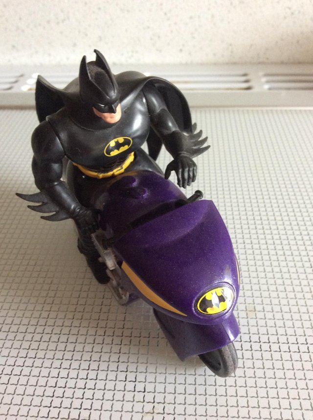 Preview of the first image of Batman Batbike toy.