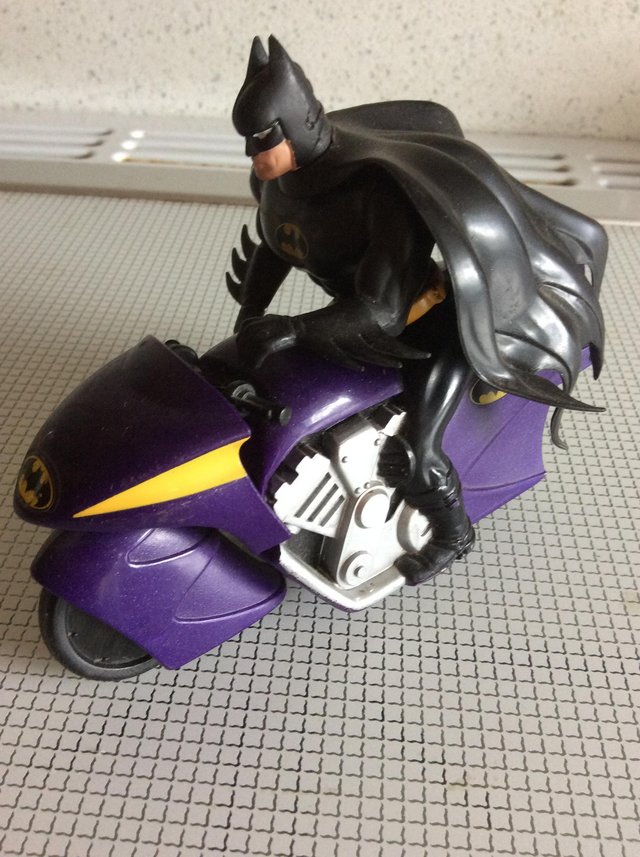 Image 2 of Batman Batbike toy