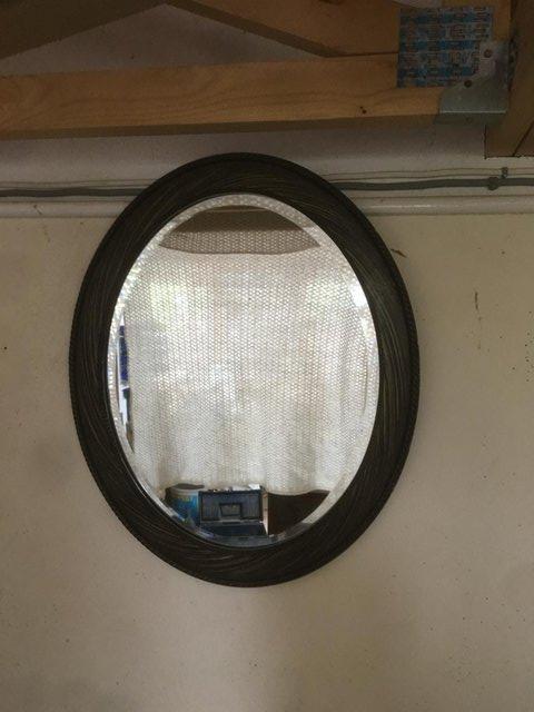 Preview of the first image of oval mirror.