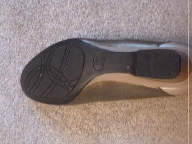 Image 2 of LADIES K LEATHER SHOES NEVER WORN
