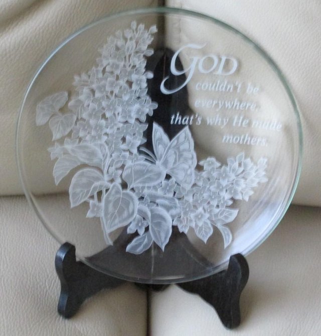 Preview of the first image of DECORATIVE PLATE WORDING FOR MOTHER.