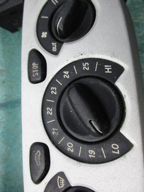 Image 2 of A/c control set on the dashboard for Ferrari 360