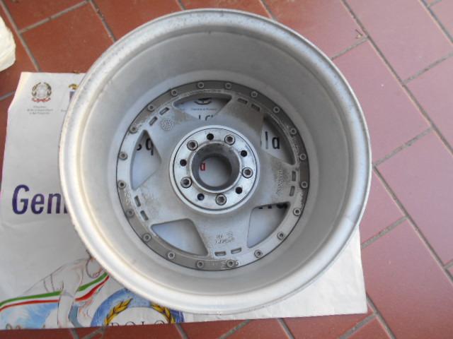 Preview of the first image of Front wheel rim for Ferrari 288 Gto.