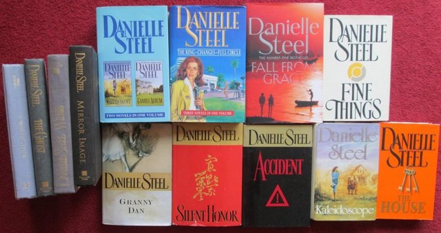 Preview of the first image of DANIELLE STEEL, SELECTION H/paper back books £1.00PER BOOK.