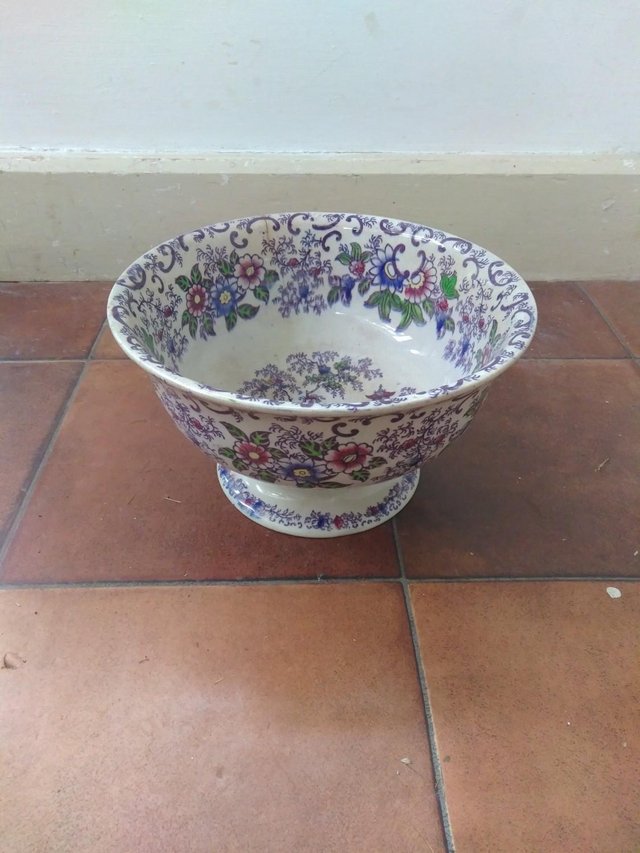 Preview of the first image of Large Vintage Porcelain Bowl.