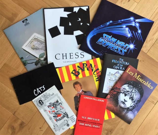 Preview of the first image of BUNDLE RARE 1980s MUSICALS PROGRAMMES CHESS STARLIGHT CATS.