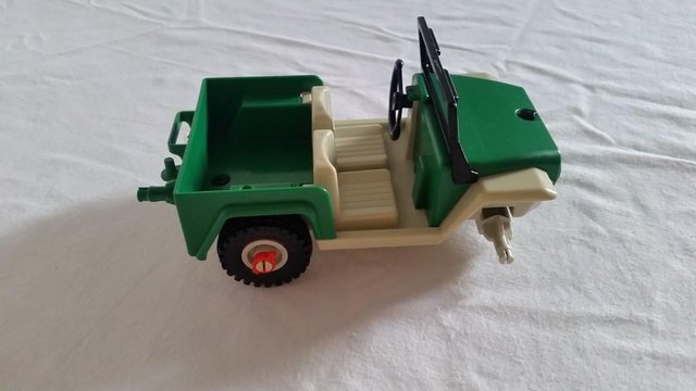 Preview of the first image of Playmobil Green Jeep (Used condition).