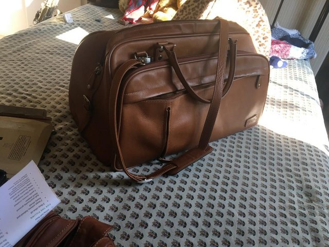Image 2 of Leather overnight bag.VG quality