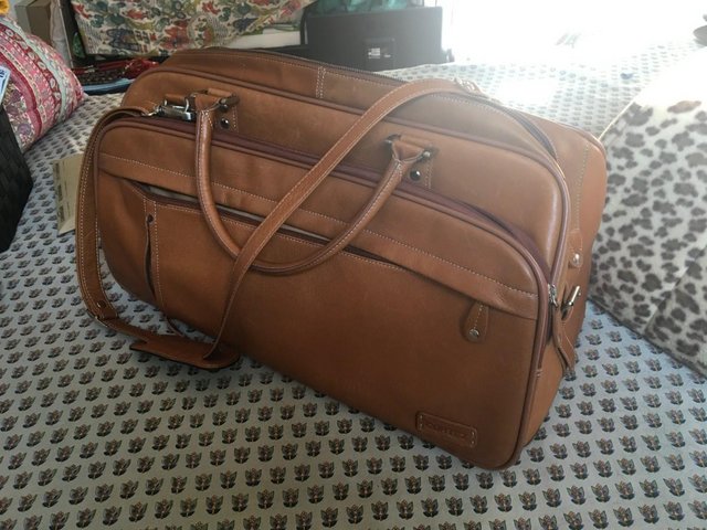 Image 3 of Leather overnight bag.VG quality