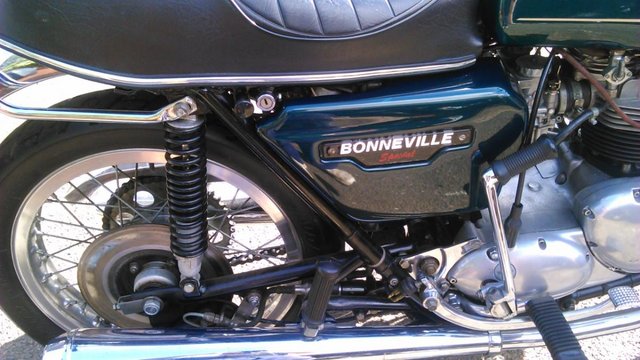 Image 2 of Triumph Bonneville T140 for sale