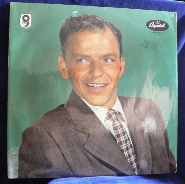 Preview of the first image of Frank Sinatra – Look Over Your Shoulder - Capitol 1961.