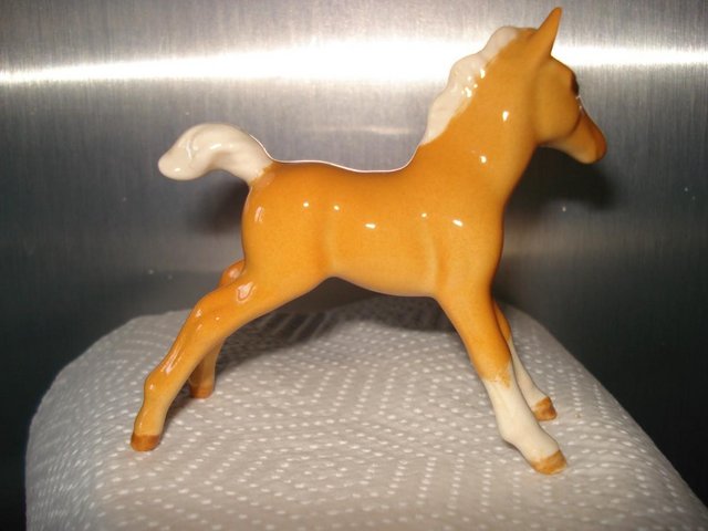 Preview of the first image of Beswick PalominoGloss China pony 997.