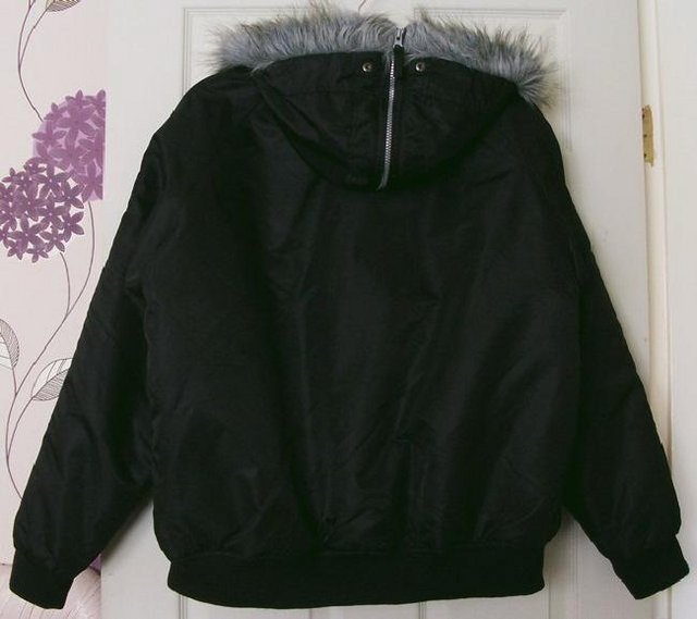 Image 2 of Lovely men's black winter jacket by Le Shark - Size L
